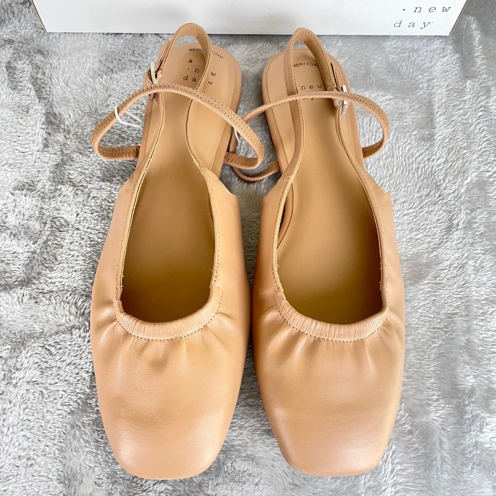 NWT Womens Ballet Flats Sz‎ 10 Faux Leather Minimalist Cottage Classic Slip On
